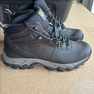 Columbia  Outdoor Boots